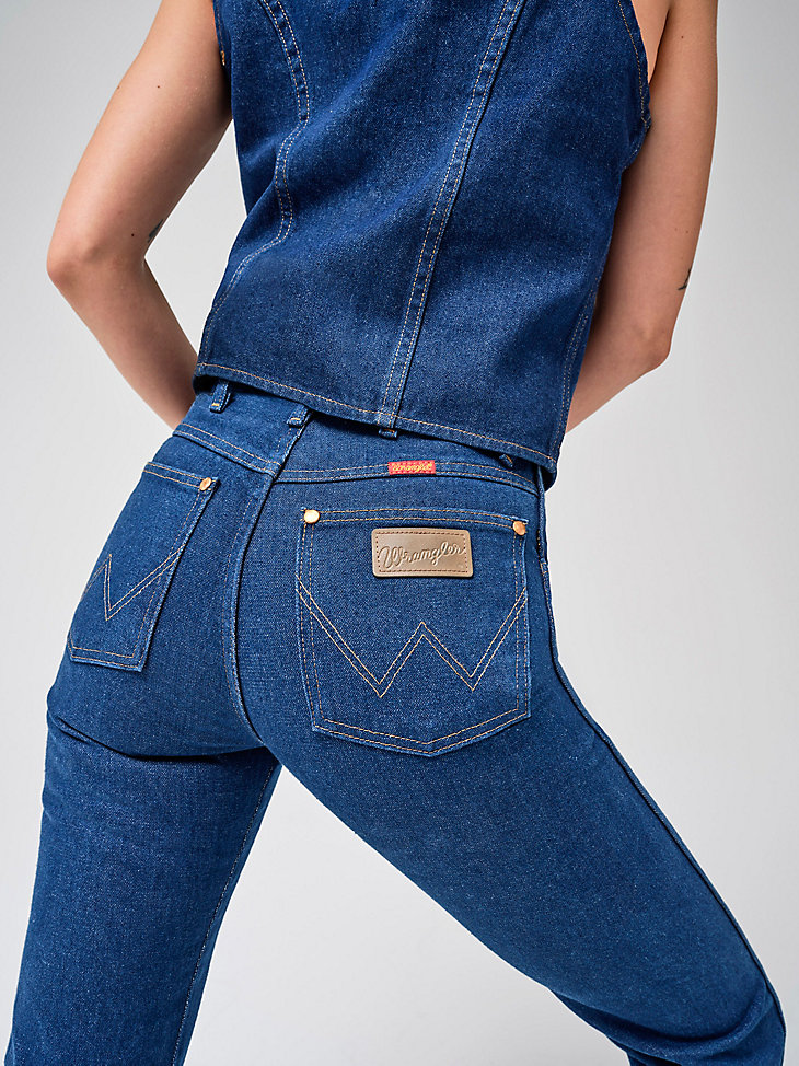 Women's Wrangler® Cowboy Cut® Slim Fit Jean in Prewashed Indigo alternative view