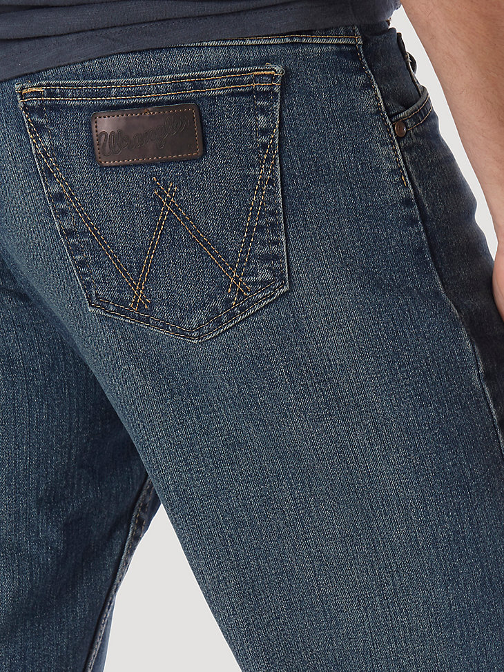 Wrangler® 20X® Advanced Comfort 01 Competition Relaxed Jean in Barrel alternative view 3