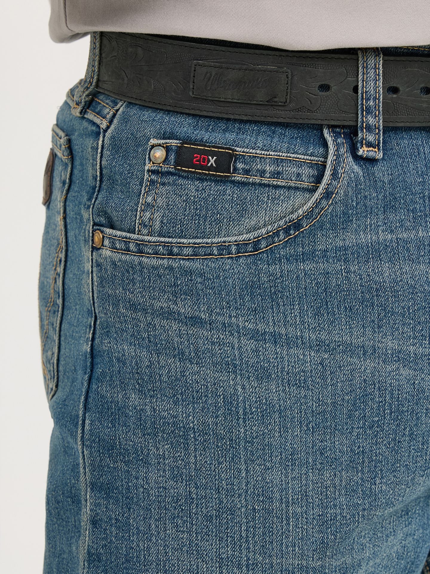 Мужские джинсы Wrangler 20X® Stretch 01 Competition Relaxed Jean, цвет: Barrel — фото 4