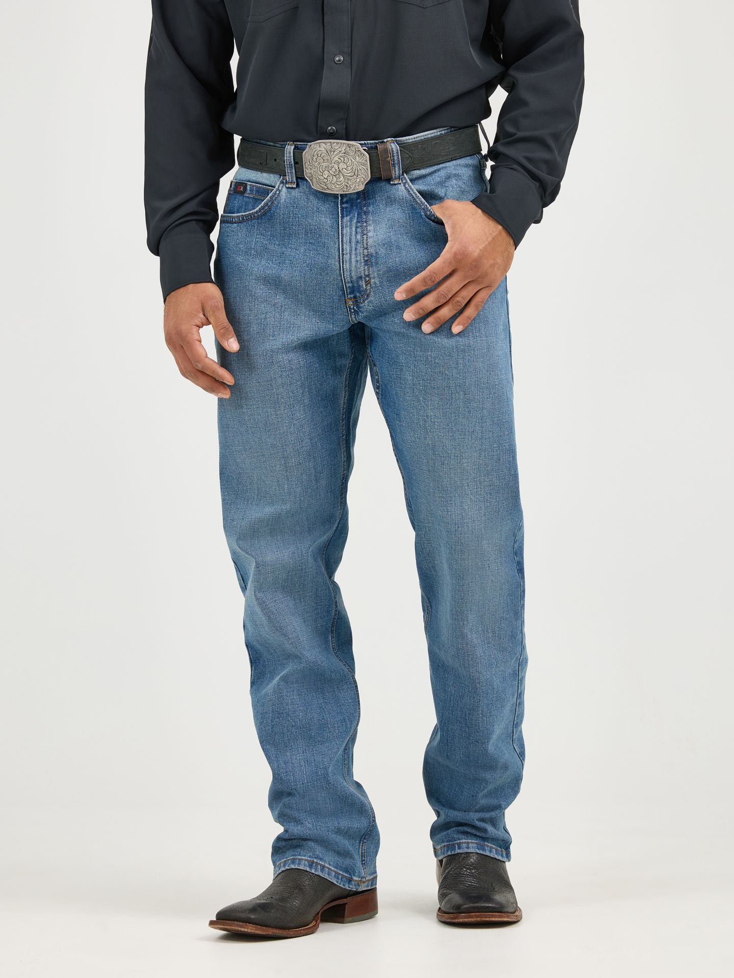 Мужские джинсы Wrangler 20X® Active Flex Relaxed Fit Jean, цвет: Тёмно-синий — фото 2