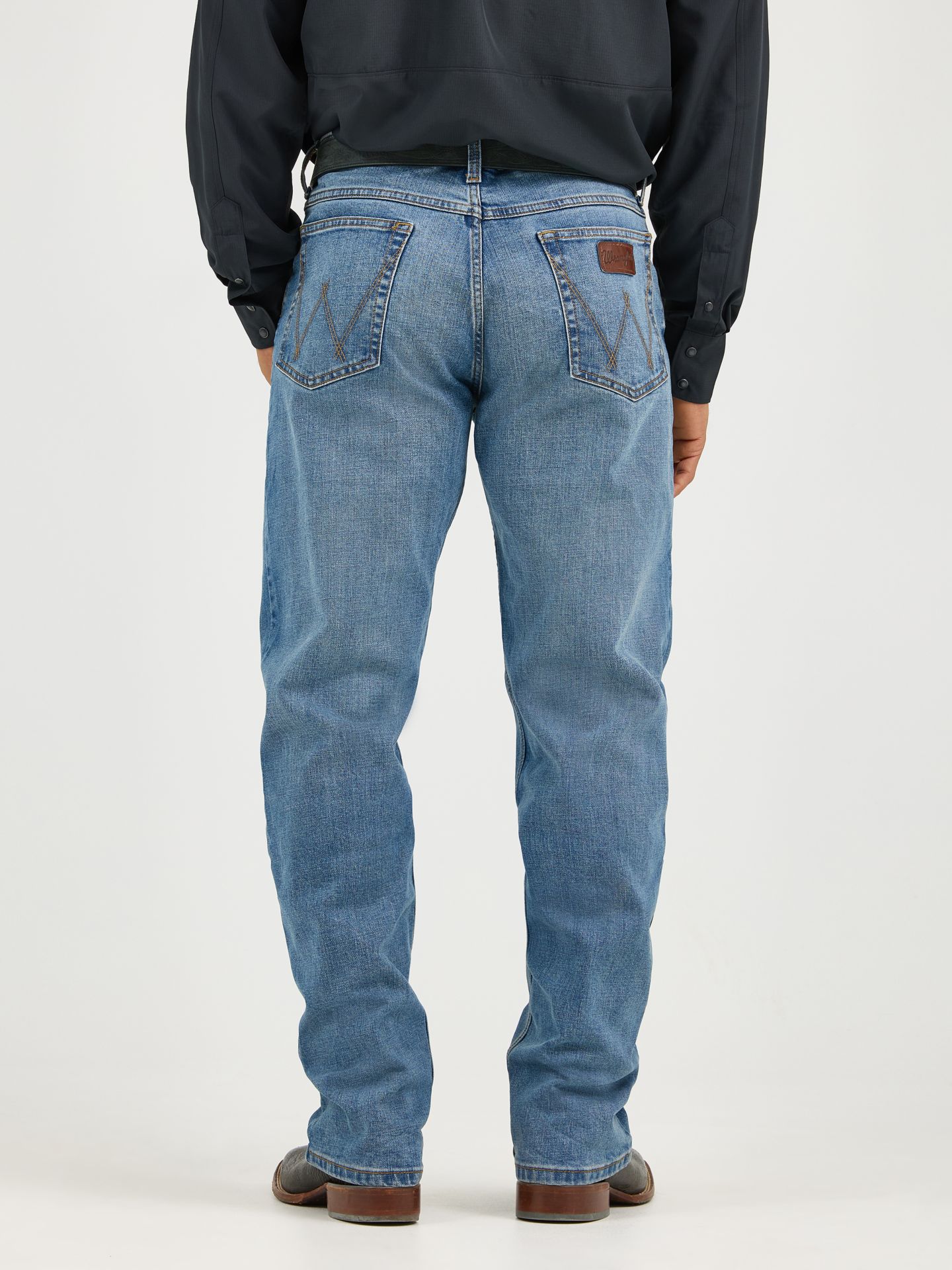 Мужские джинсы Wrangler 20X® Active Flex Relaxed Fit Jean, цвет: Тёмно-синий — фото 3