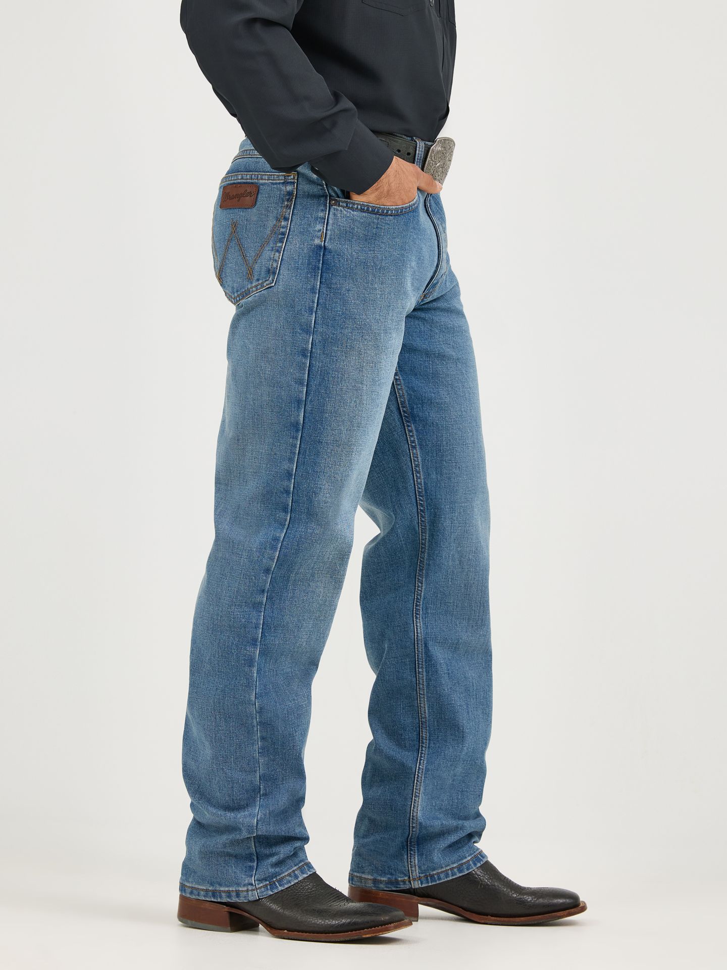 Мужские джинсы Wrangler 20X® Active Flex Relaxed Fit Jean, цвет: Тёмно-синий — фото 4