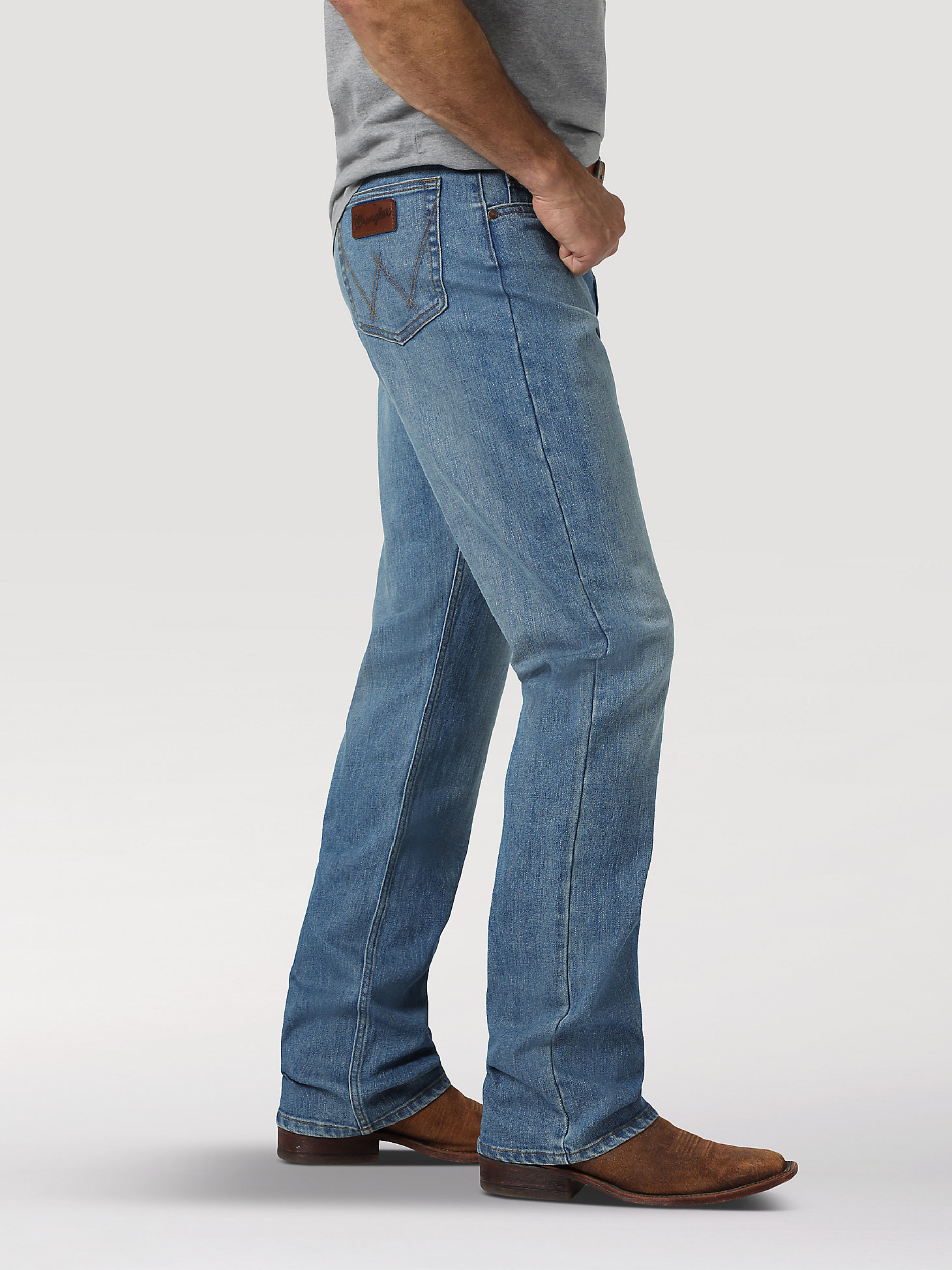 Men's Wrangler® 20X® Active Flex Relaxed Fit Jean in Blue Mountain alternative view 1