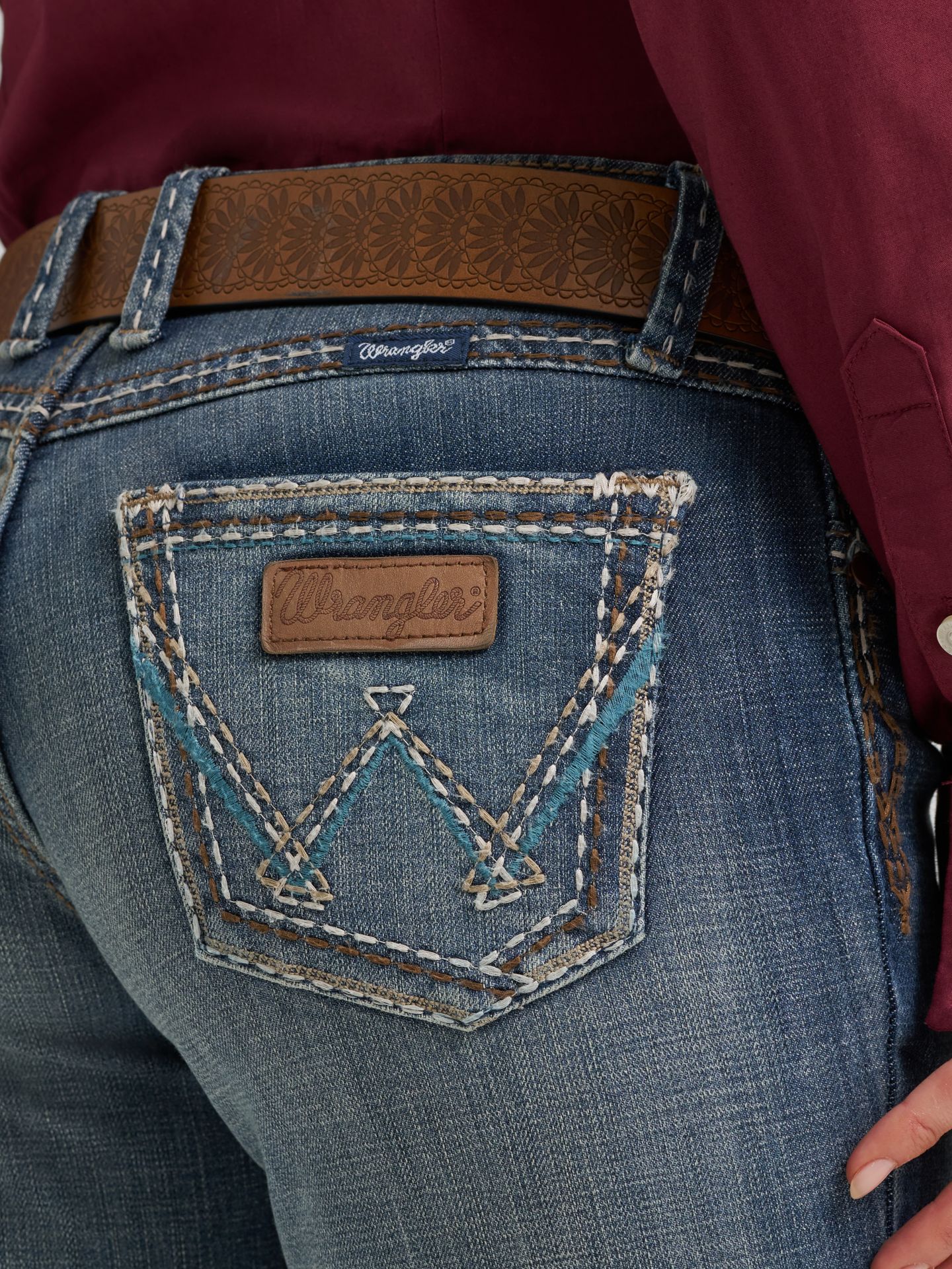 Женские джинсы Wrangler Retro® Sadie Bootcut, цвет: Варёный — фото 6
