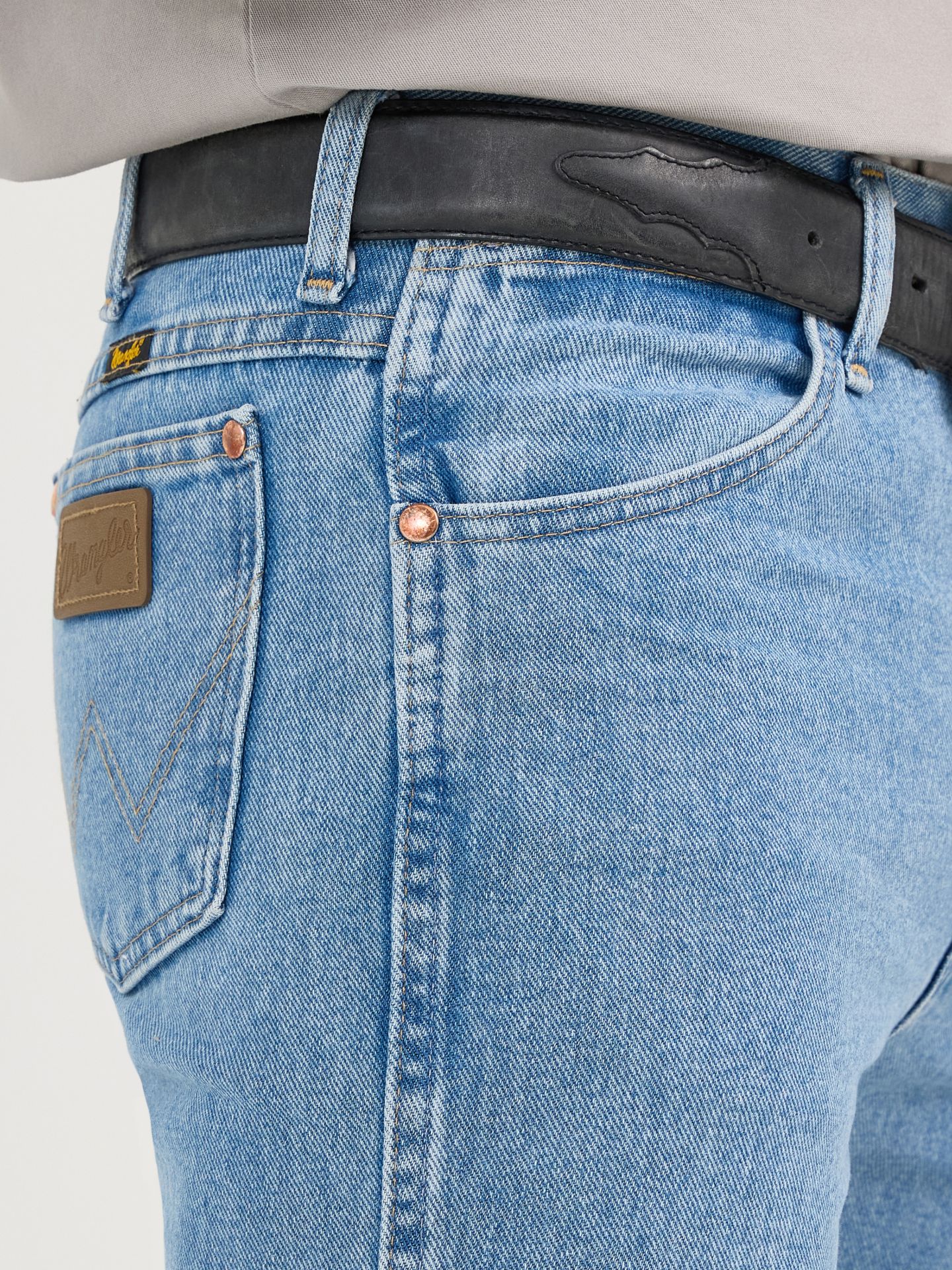 Мужские джинсы Wrangler Cowboy Cut® Slim Fit Jean, цвет: Состаренный варёный — фото 8