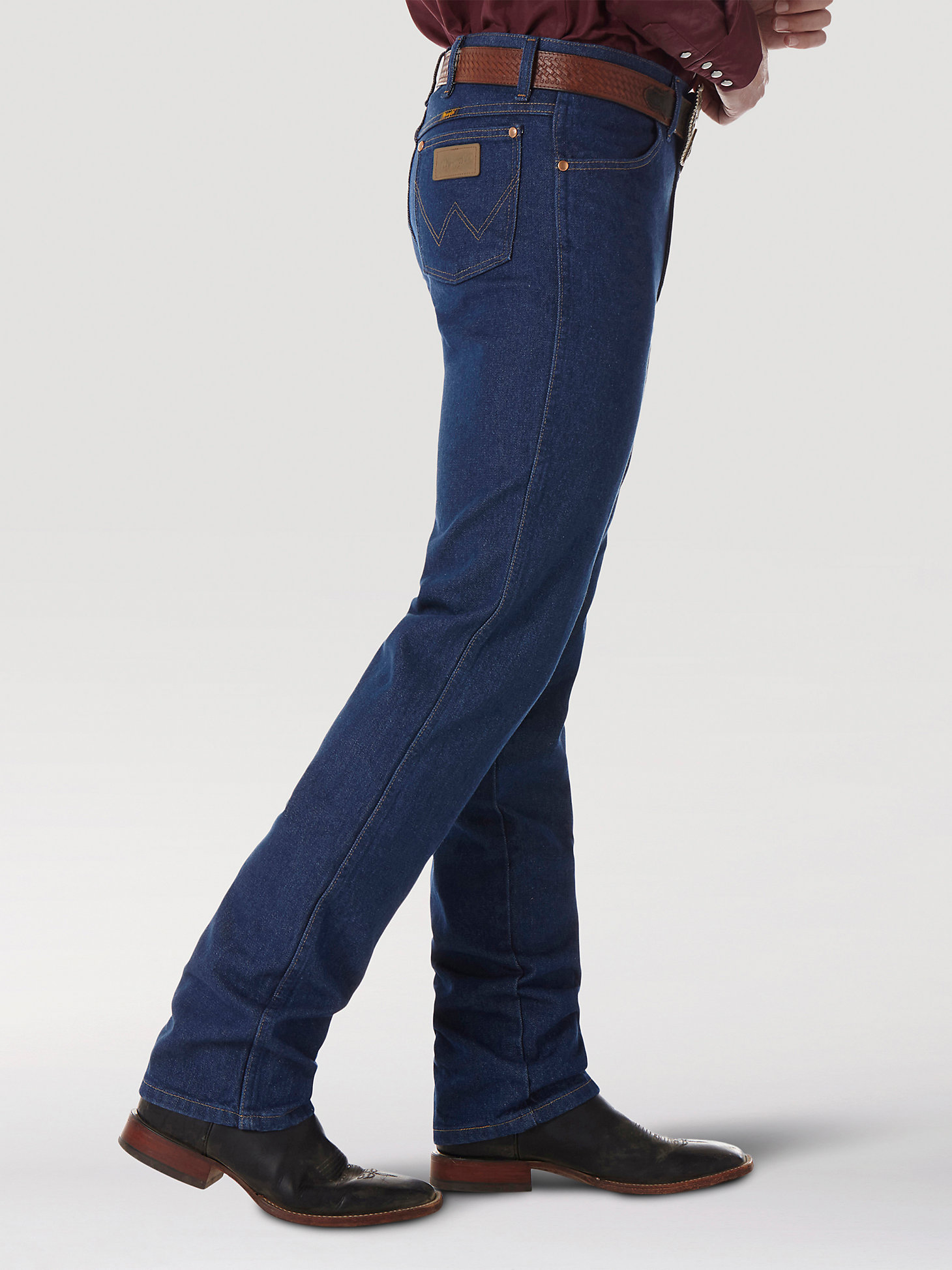 Wrangler® Cowboy Cut® Slim Fit Jean in Prewashed Indigo alternative view 4