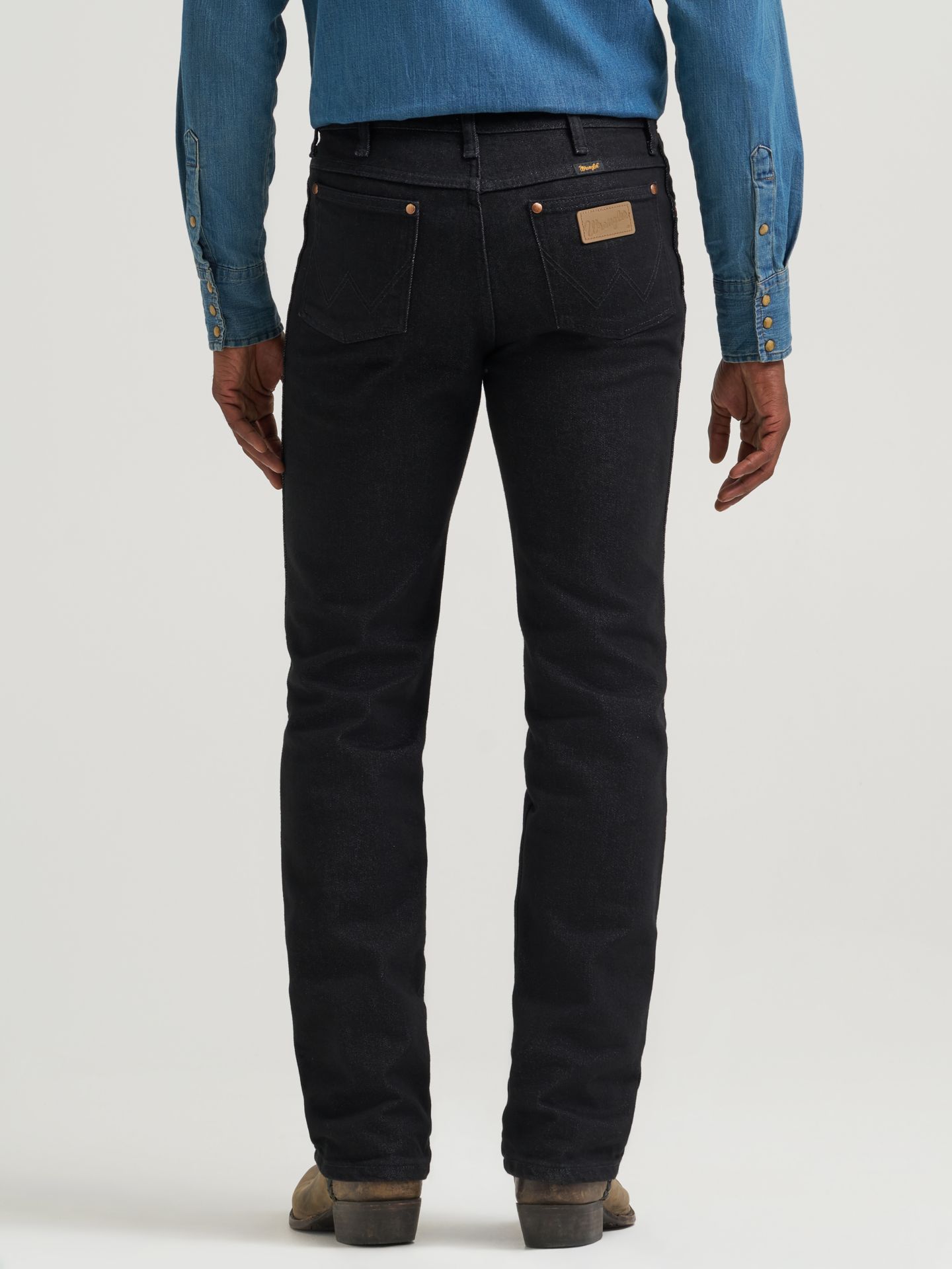 Мужские джинсы Wrangler Cowboy Cut® Stretch Slim Fit Jean, цвет: Чёрный — фото 2