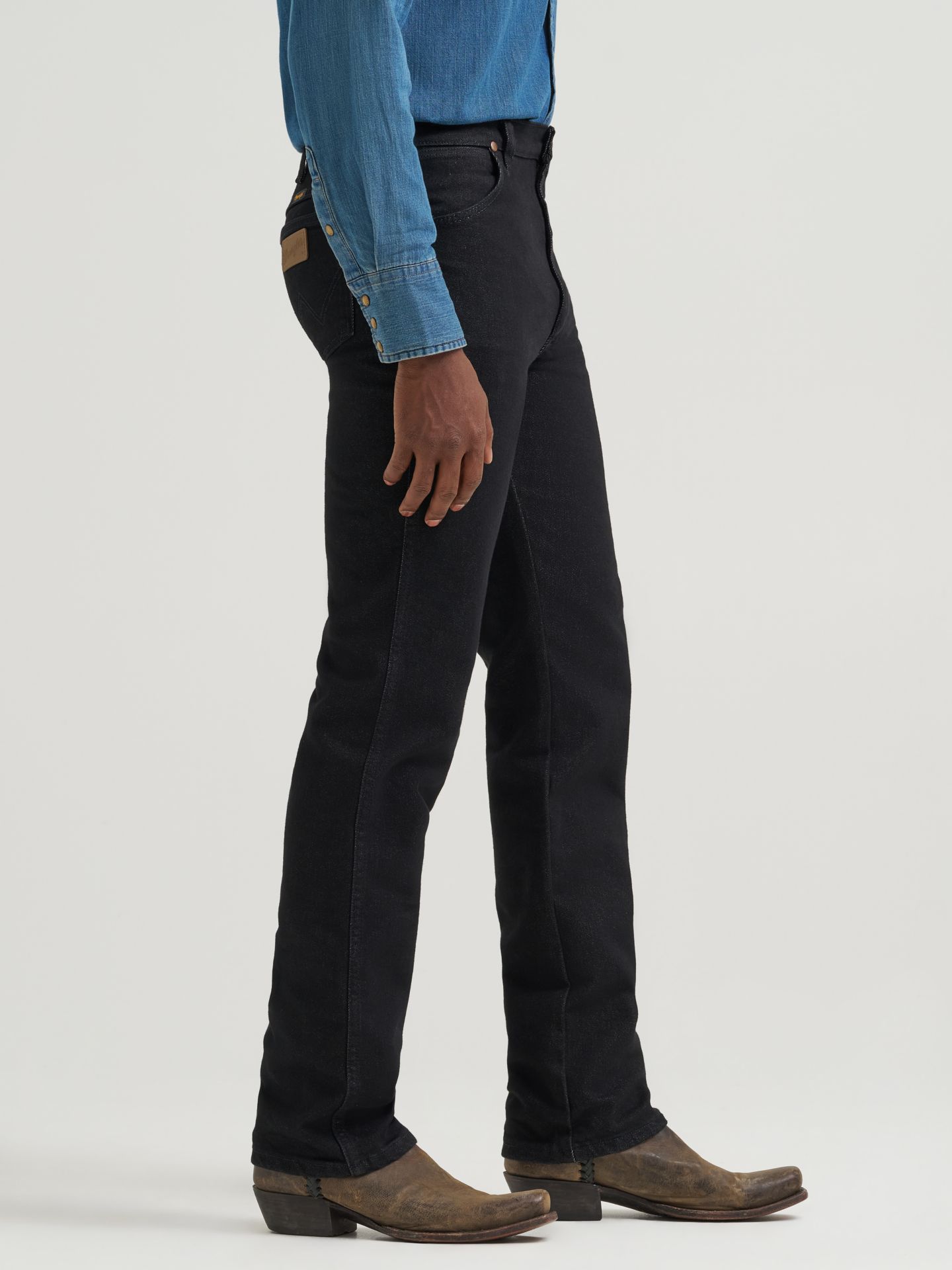 Мужские джинсы Wrangler Cowboy Cut® Stretch Slim Fit Jean, цвет: Чёрный — фото 4