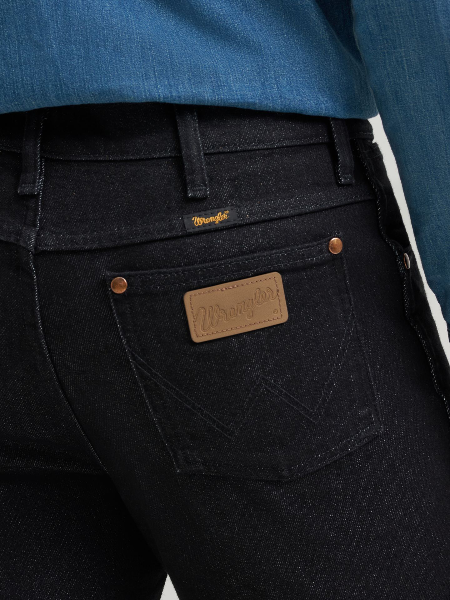 Мужские джинсы Wrangler Cowboy Cut® Stretch Slim Fit Jean, цвет: Чёрный — фото 5