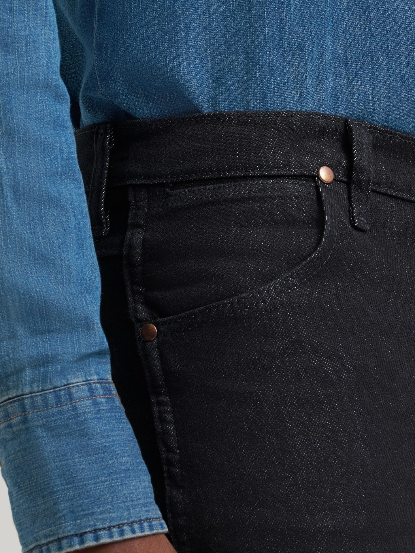 Мужские джинсы Wrangler Cowboy Cut® Stretch Slim Fit Jean, цвет: Чёрный — фото 6