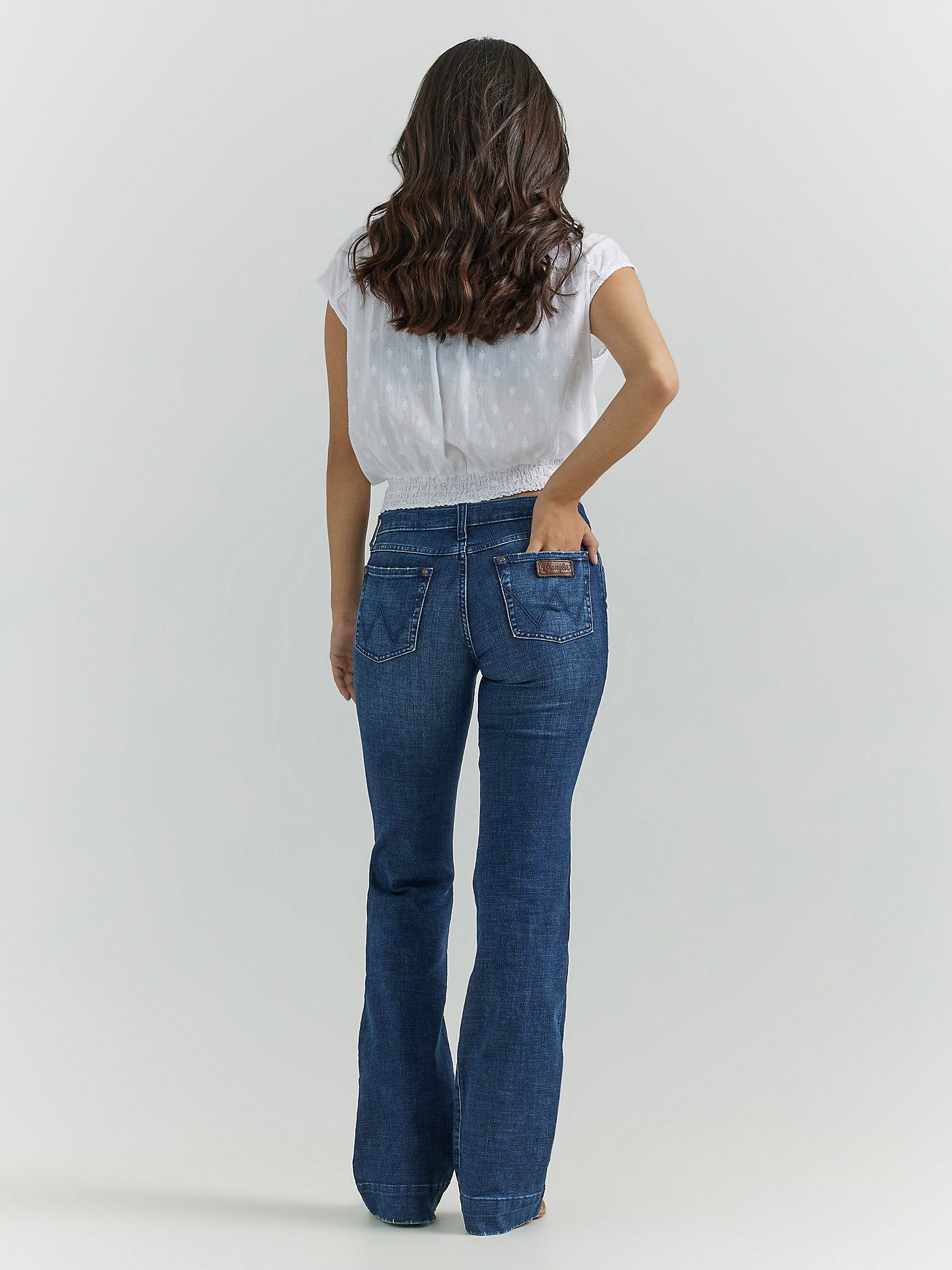 Women's Wrangler Retro® Mae Wide Leg Trouser Jean in Sophia alternative view 1