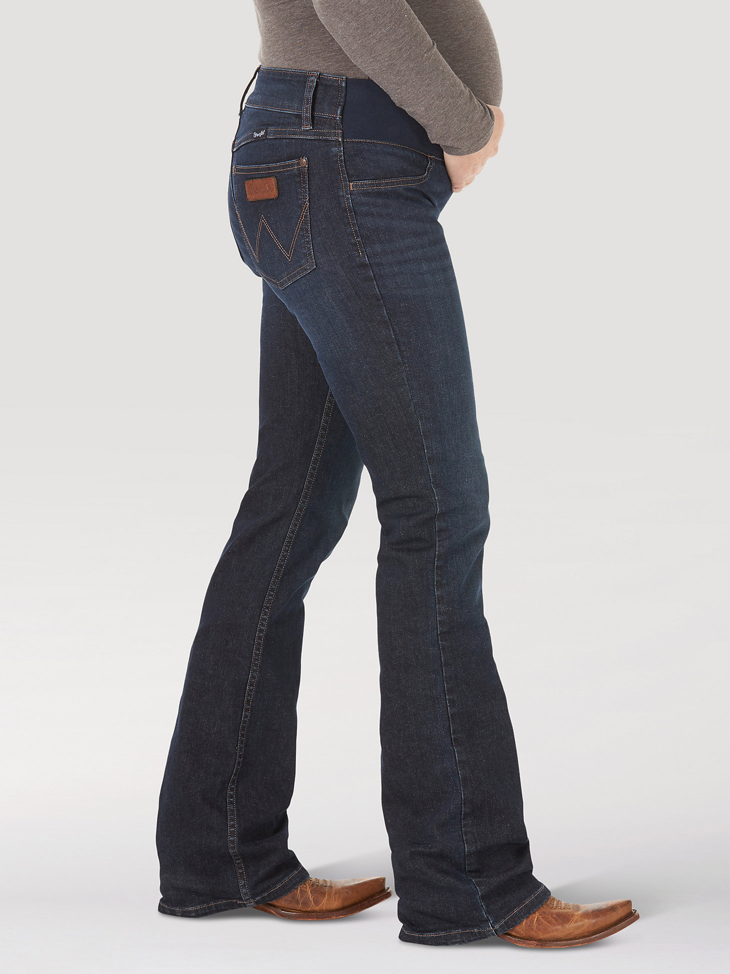 Women's Wrangler Retro® Mae Maternity Jean in M Wash alternative view 1