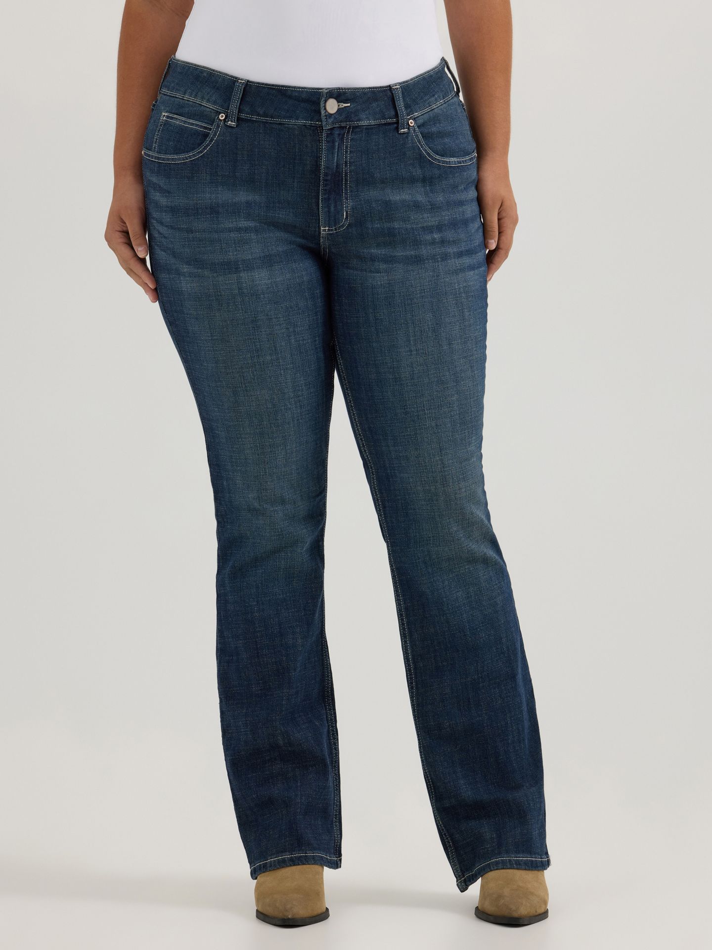 Женские джинсы-буткат Wrangler, больших размеров, цвет: Варёный — фото 1