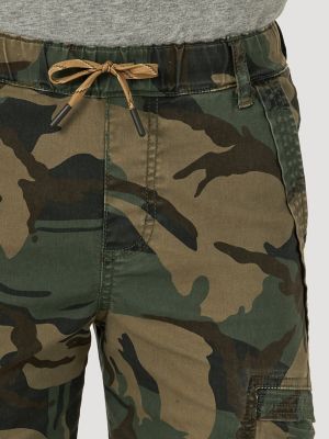 Boy's Wrangler&reg; Free To Stretch Gamer Cargo Pant (4-7) in Camo