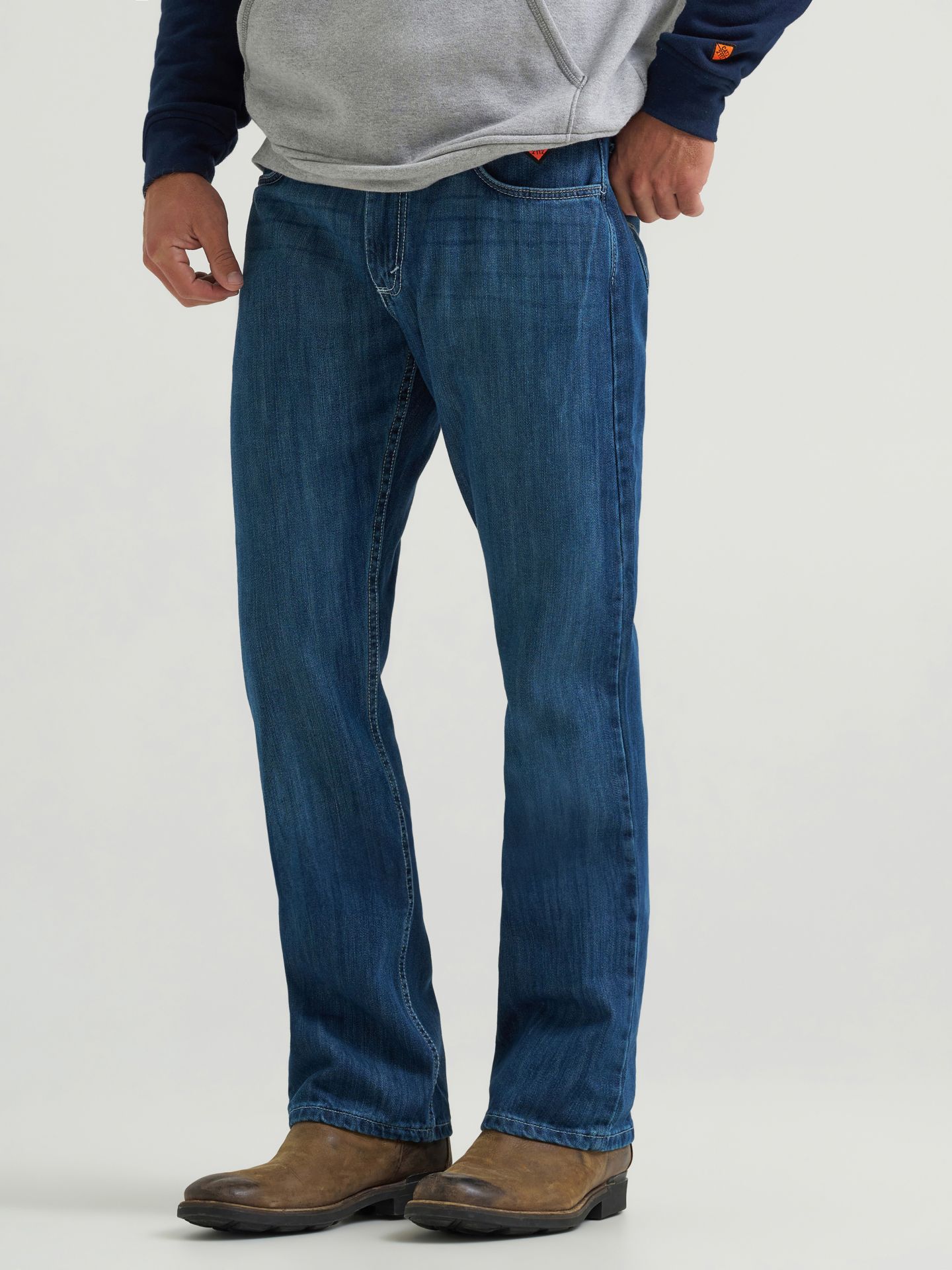 Мужские джинсы Wrangler FR Flame-Resistant Vintage Boot Jean, цвет: Midstone — фото 2