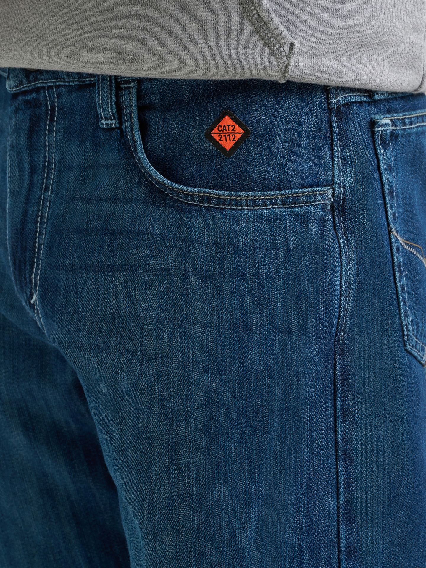 Мужские джинсы Wrangler FR Flame-Resistant Vintage Boot Jean, цвет: Midstone — фото 6