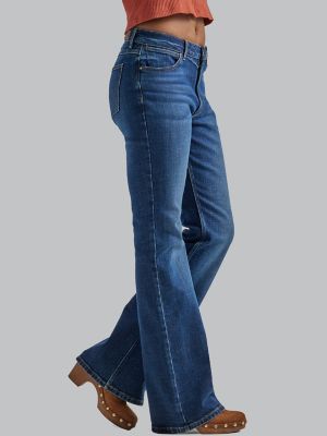 Women's Wrangler® Fierce Flare Jean in Brockton alternative view 3