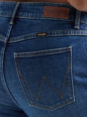Women's Wrangler® Fierce Flare Jean in Brockton alternative view 4