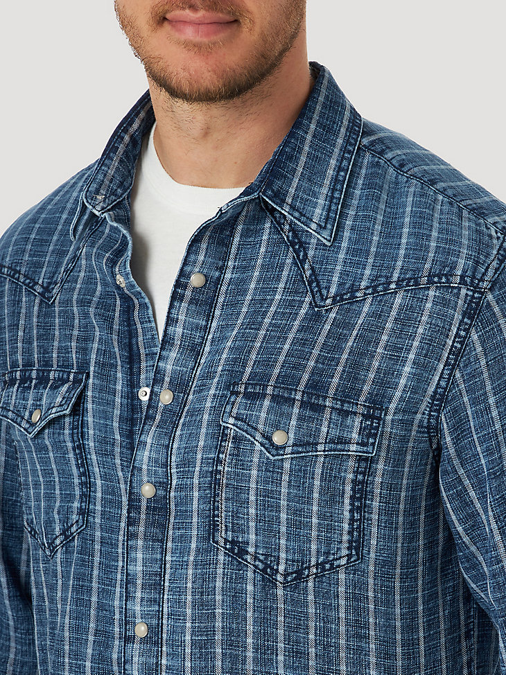 Men's Wrangler Retro® Denim Stripe Long Sleeve Snap Shirt in Blue/White alternative view 2