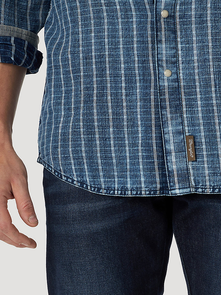 Men's Wrangler Retro® Denim Stripe Long Sleeve Snap Shirt in Blue/White alternative view 4