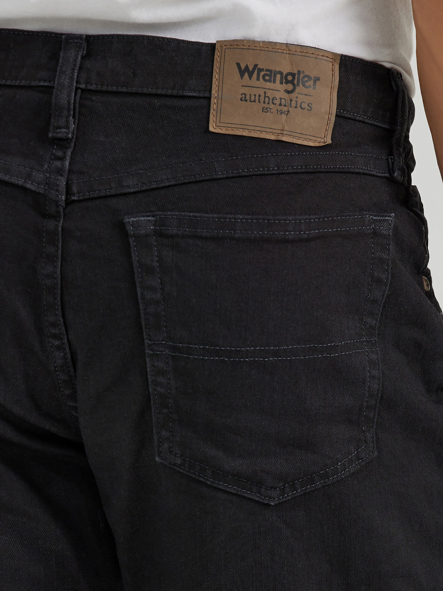 Men's Wrangler Authentics® Relaxed Fit Flex Jean in Black alternative view 2