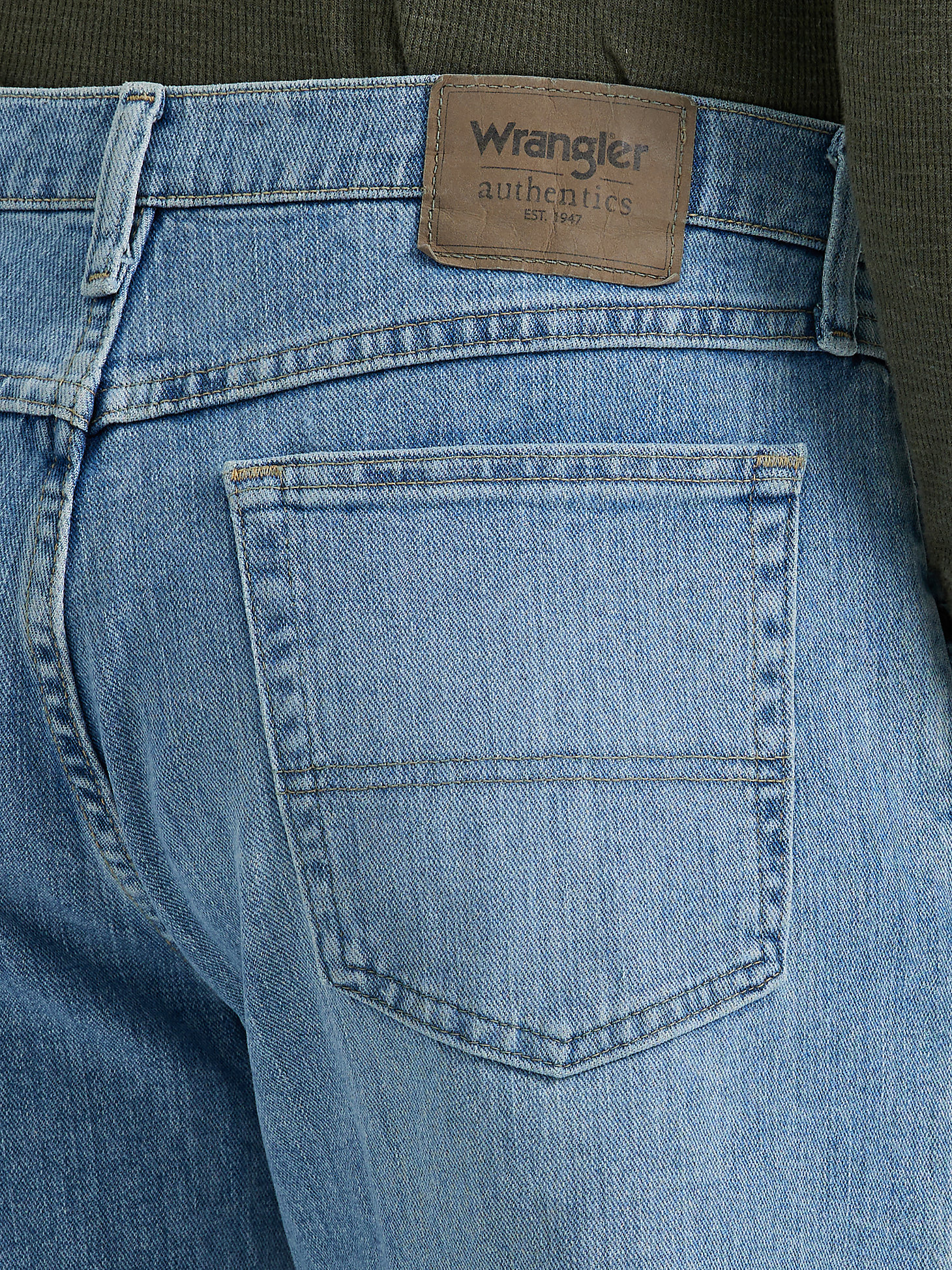 Men's Wrangler Authentics® Relaxed Fit Flex Jean in Stonewash Light alternative view 2
