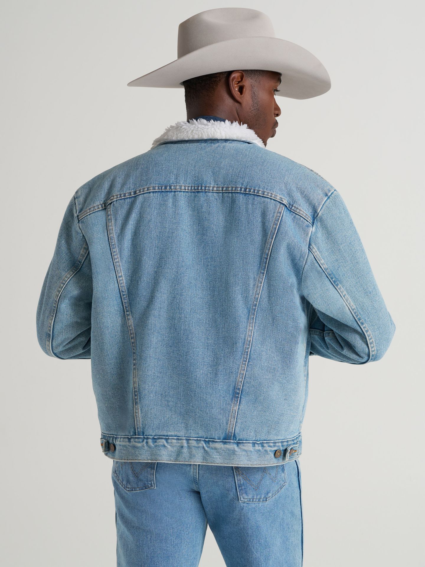 Мужская куртка Wrangler Western Sherpa Lined Denim Jacket, цвет: Варёный — фото 4