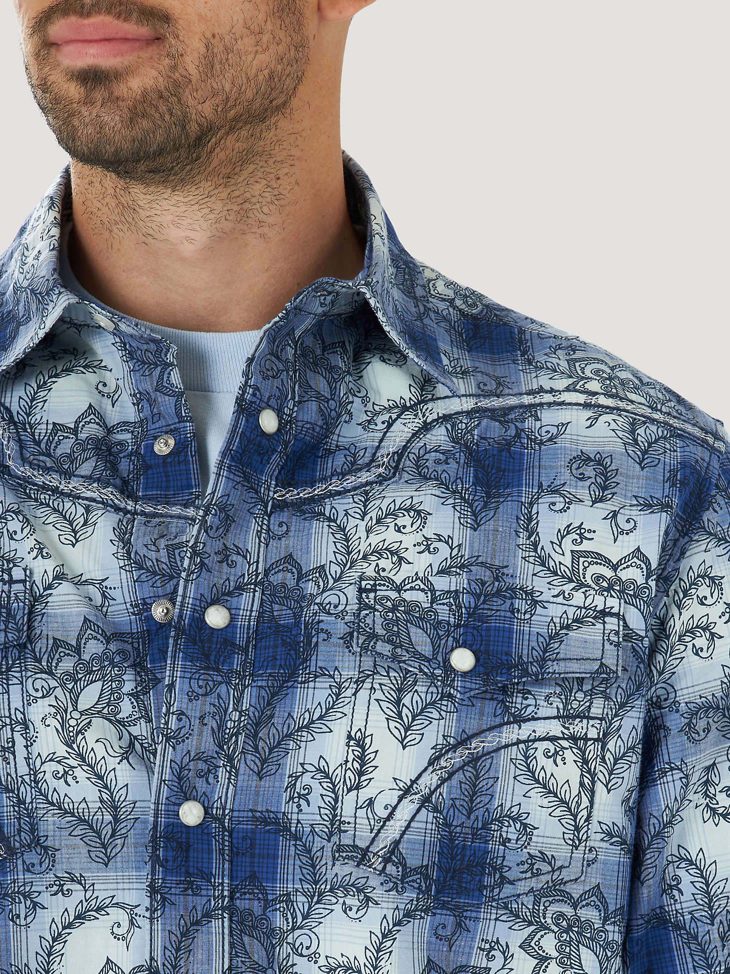 Men's Rock 47 by Wrangler Long Sleeve Vintage Embroidered Yoke Print Snap Shirt in Blue Paisley alternative view 2