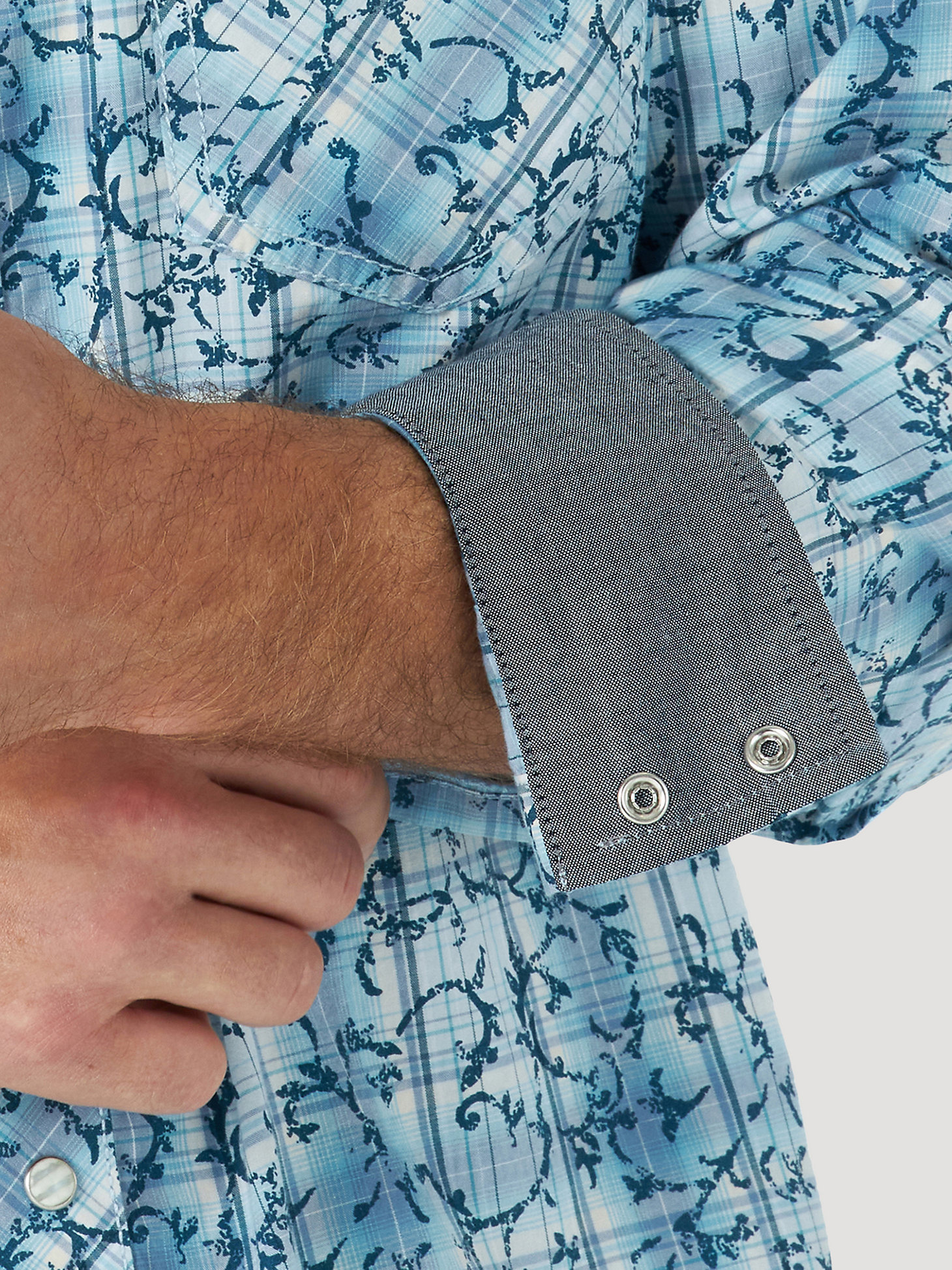 Men's Wrangler Retro Premium Contrast Trim Western Snap Flap Pocket Print Shirt in Blue/White alternative view 3