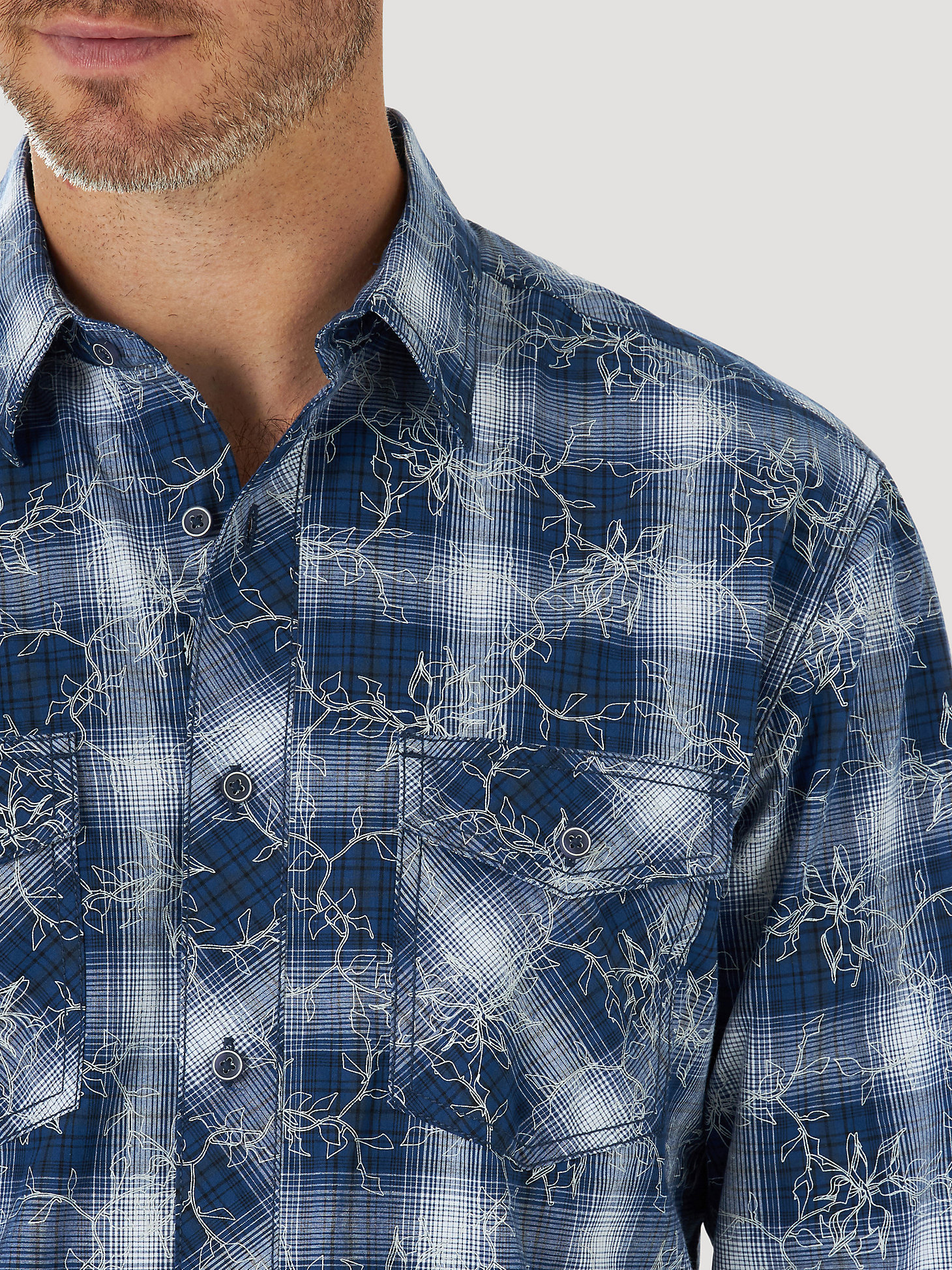 Men's Wrangler Retro® Long Sleeve Button-Down Print Shirt in Grey/White alternative view 2