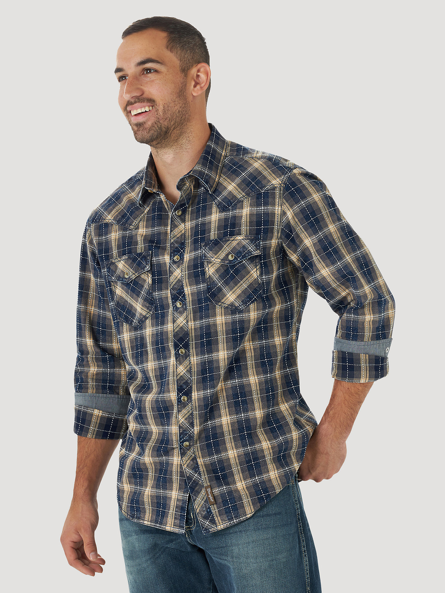 Men's Wrangler Retro Premium Contrast Trim Western Snap Flap Pocket Plaid Shirt in Blue Oats alternative view 5