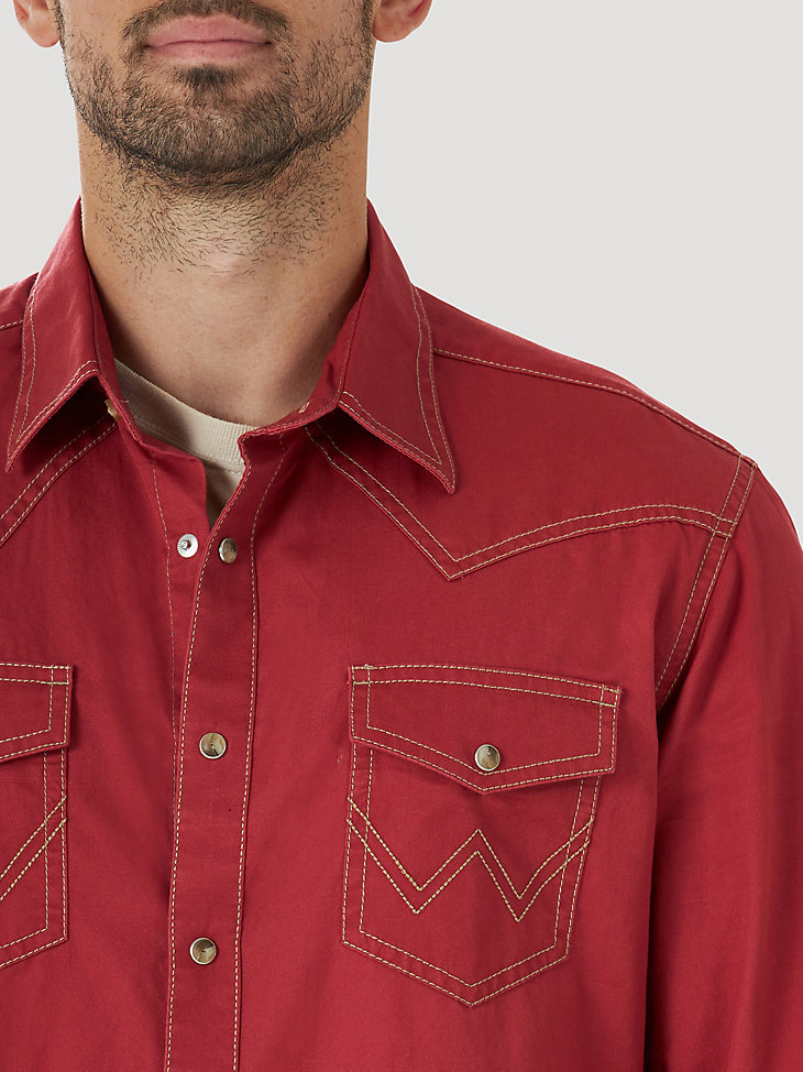 Men's Wrangler Retro Premium Contrast Trim Western Snap Flap Pocket Solid Shirt in Red alternative view 2
