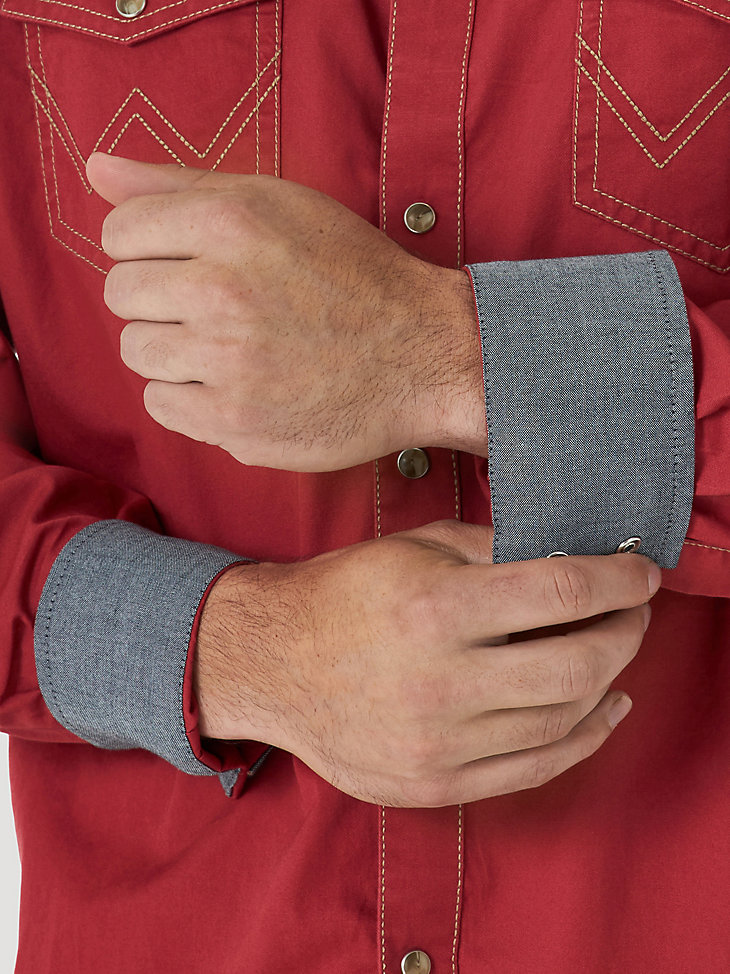 Men's Wrangler Retro Premium Contrast Trim Western Snap Flap Pocket Solid Shirt in Red alternative view 3