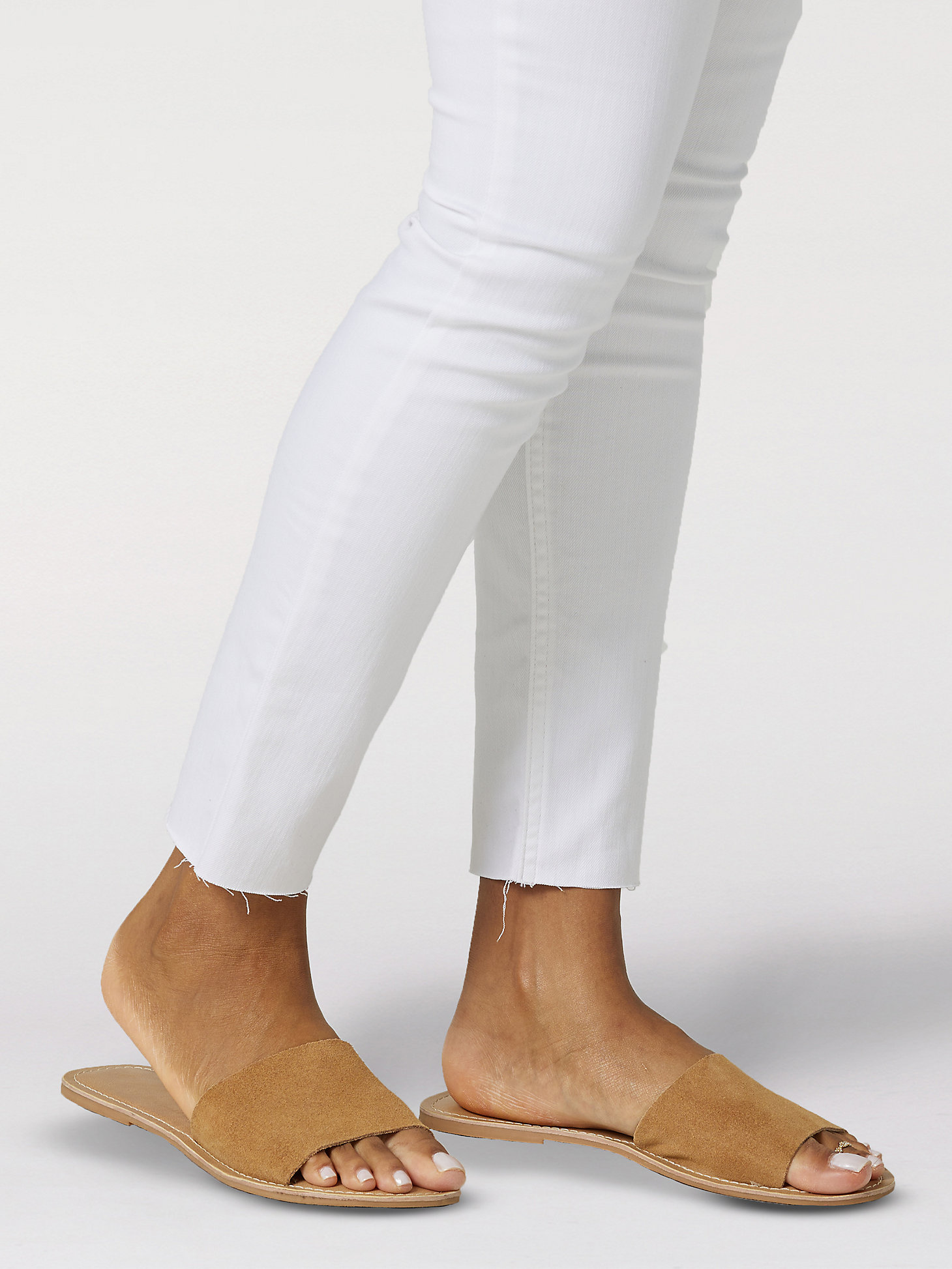 Women's Brite Tech™ Unforgettable Skinny Jeans in Bright White alternative view 4