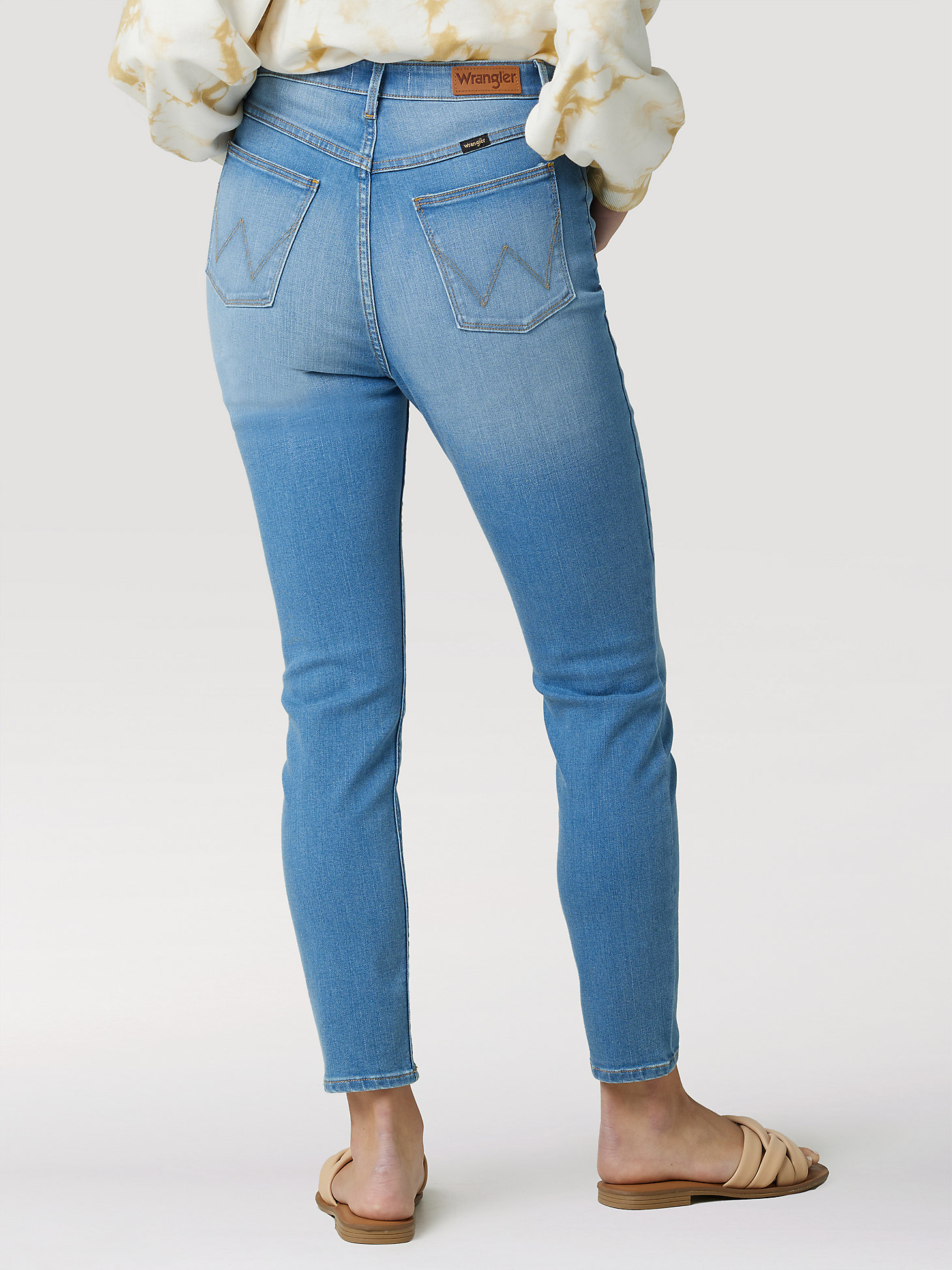 Women's Ultra High Rise Skinny Jean in Sky Light alternative view 1