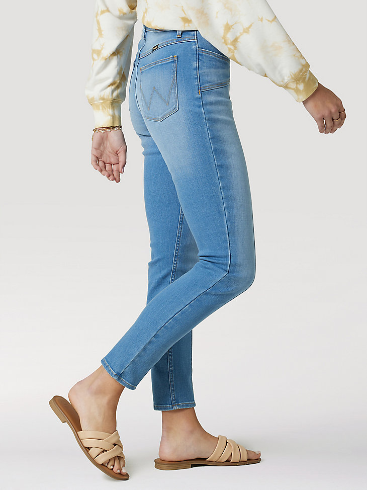 Women's Ultra High Rise Skinny Jean in Sky Light alternative view 4