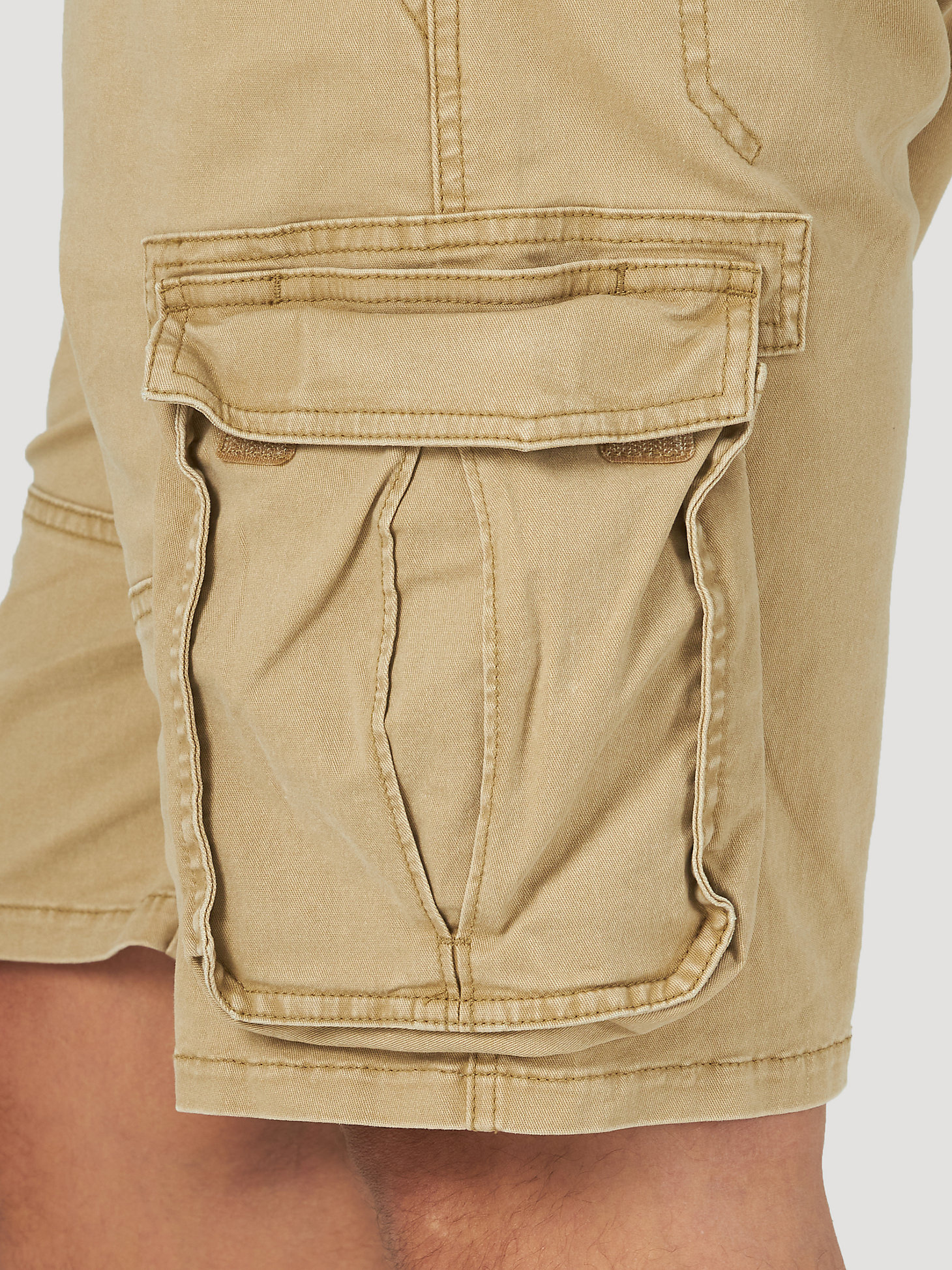 Men's Free To Stretch™ Relaxed Fit Cargo Short in Timber alternative view 4