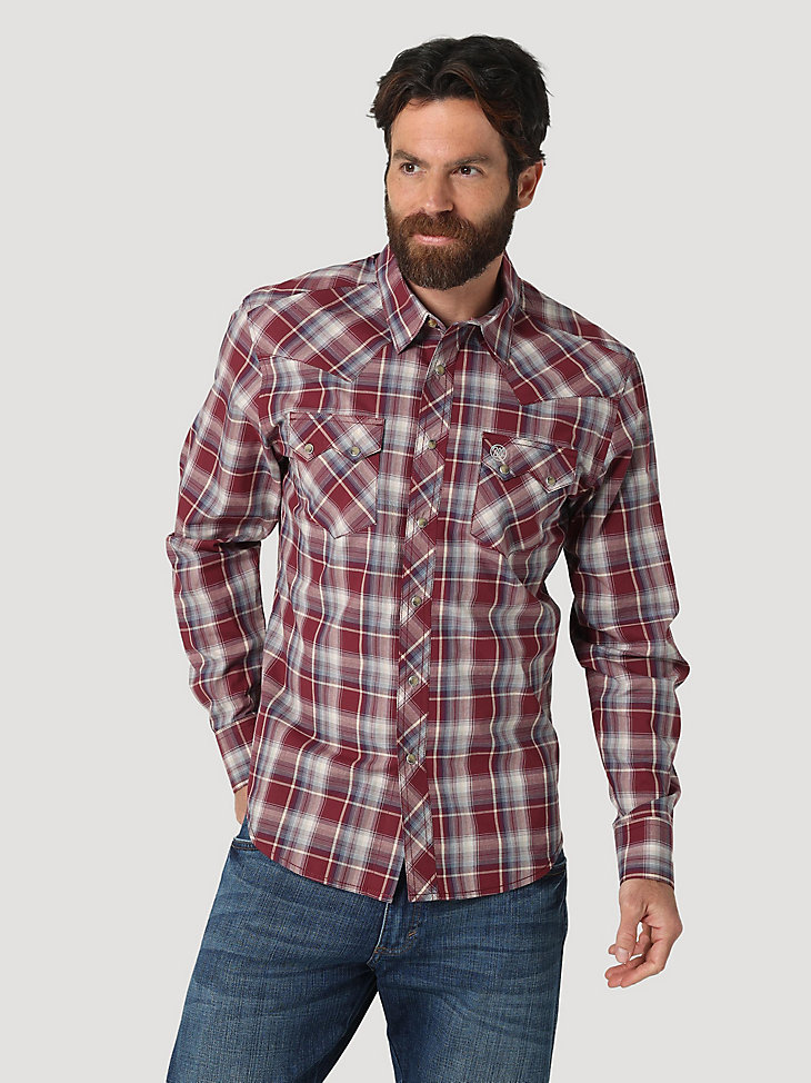 Men's Wrangler Retro® Long Sleeve Sawtooth Snap Pocket Western Shirt in Bourgogne main view