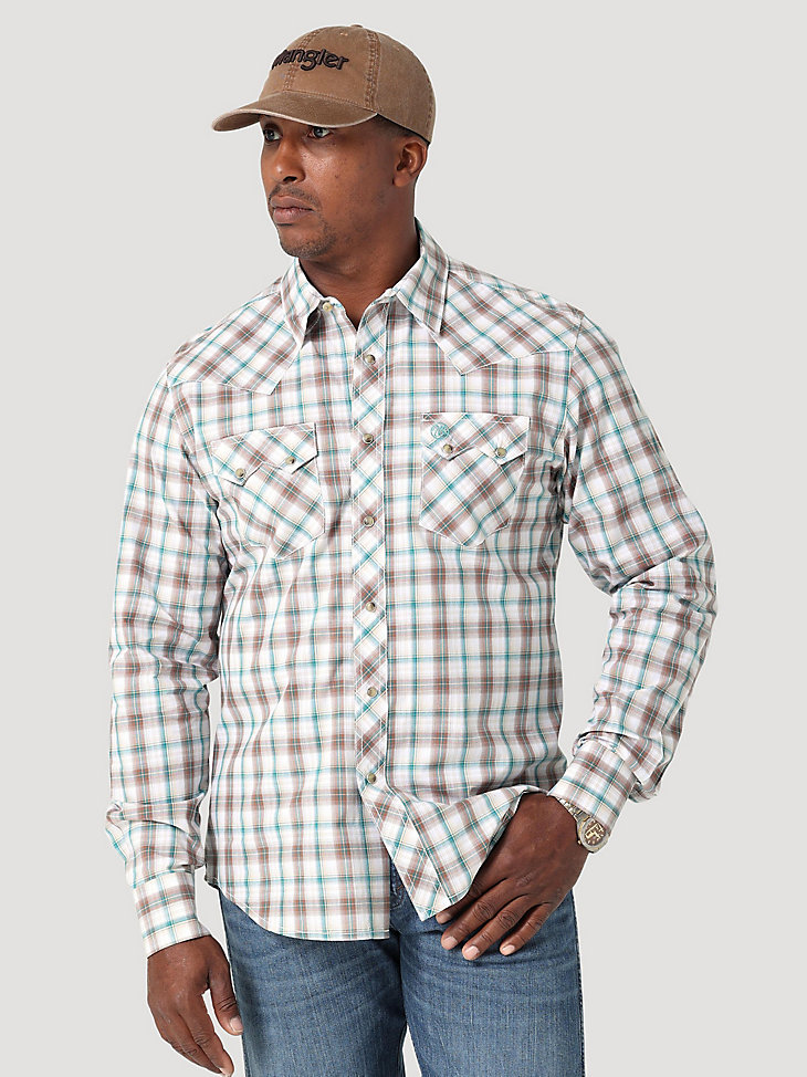 Men's Wrangler Retro® Long Sleeve Sawtooth Snap Pocket Western Shirt in Greenhouse main view
