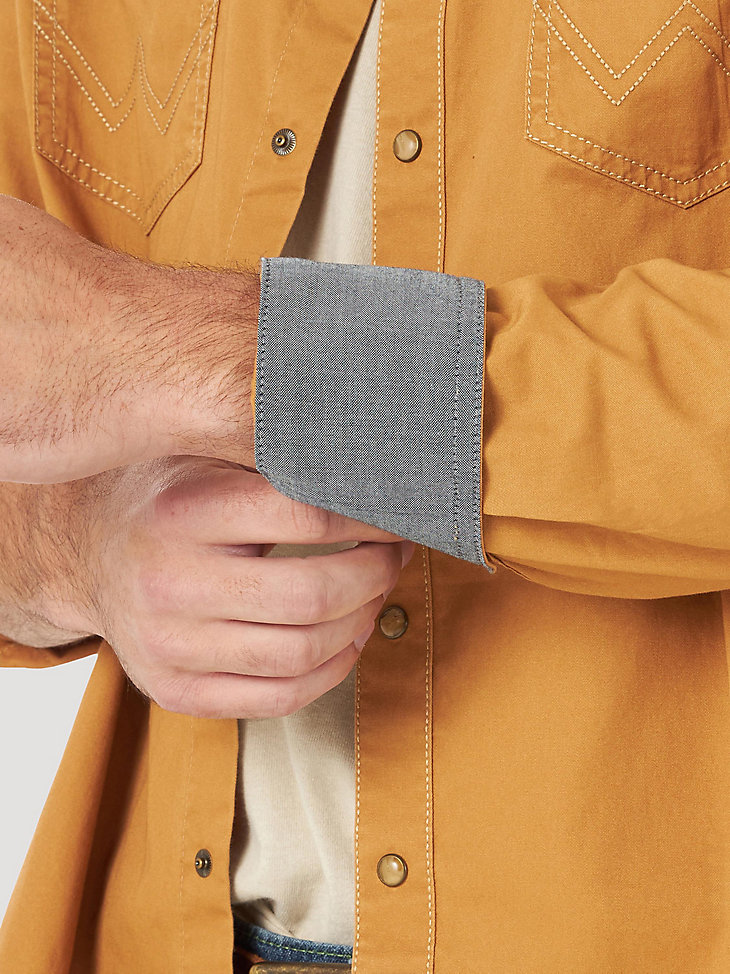 Men's Wrangler Retro® Premium Long Sleeve Western Snap Solid Shirt in Rawhide alternative view 4