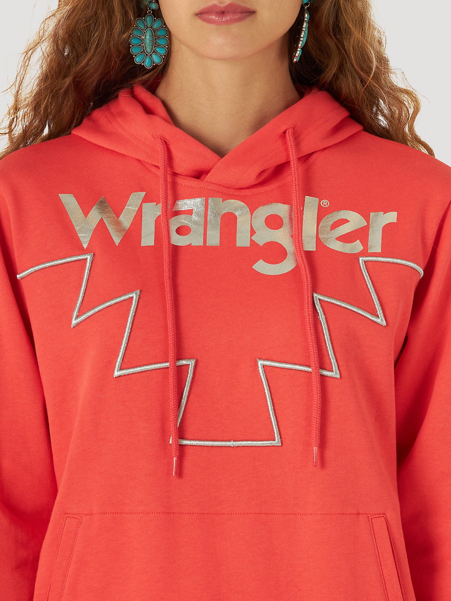 Women's Wrangler Retro® Metallic Logo Pullover Hoodie in pink alternative view 2