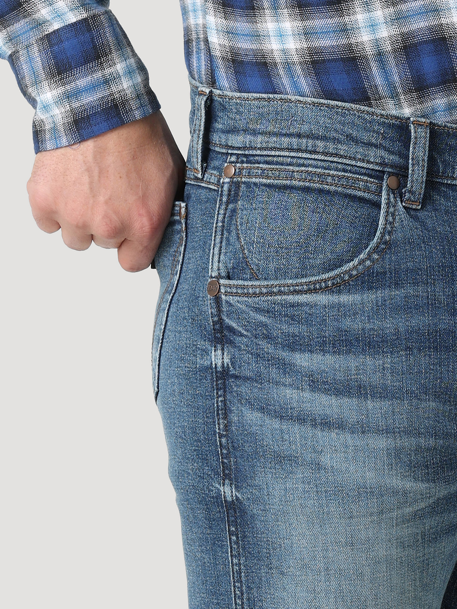 The Wrangler Retro® Premium Jean: Men's Slim Straight in Ansley alternative view 4