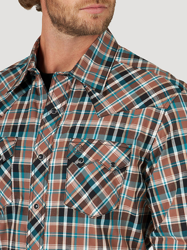 Men's Wrangler Retro® Long Sleeve Sawtooth Snap Pocket Western Shirt in Terra alternative view 2