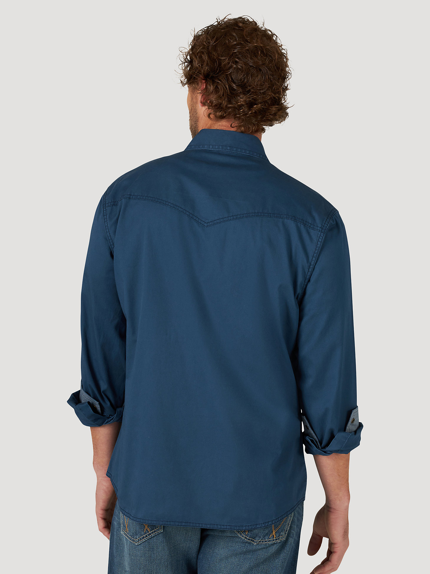 Men's Wrangler Retro® Premium Long Sleeve Western Snap Solid Shirt in Seascape alternative view 1
