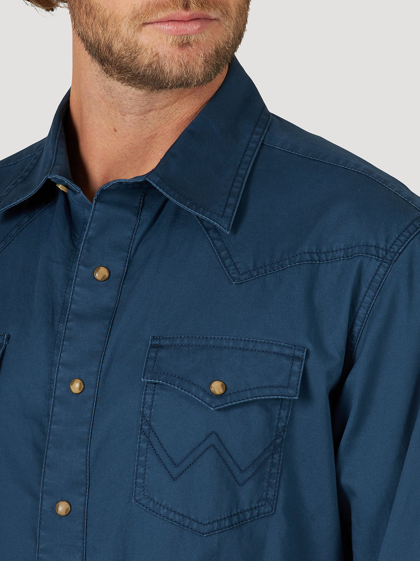 Men's Wrangler Retro® Premium Long Sleeve Western Snap Solid Shirt in Seascape alternative view 2