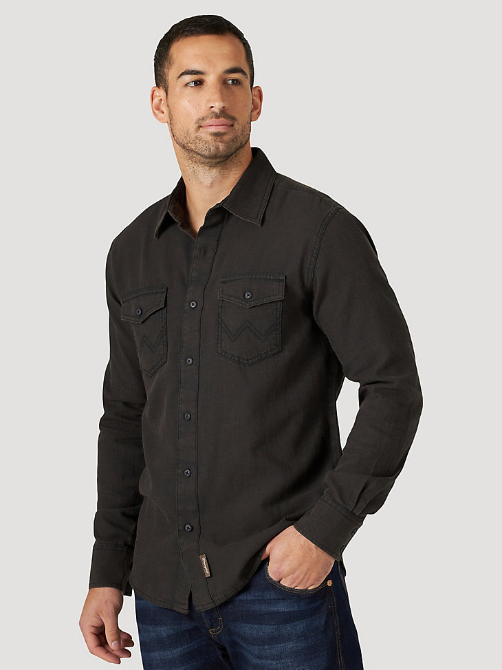 Men's Wrangler Retro® Premium Long Sleeve Button-Down Solid Shirt in Moonless Night alternative view