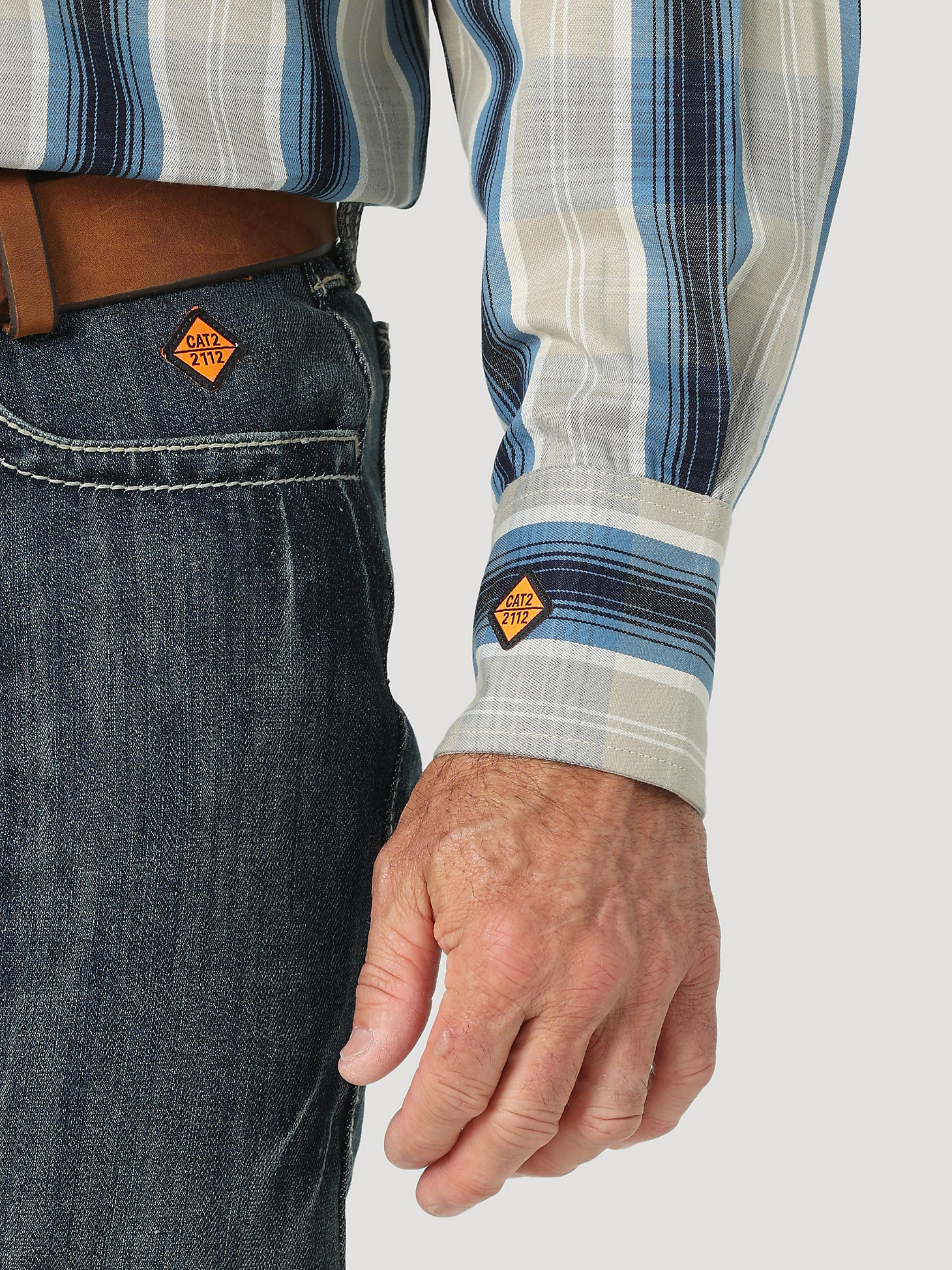 Men's Wrangler® FR Flame Resistant Long Sleeve Western Snap Plaid Shirt in Bungalow alternative view 3
