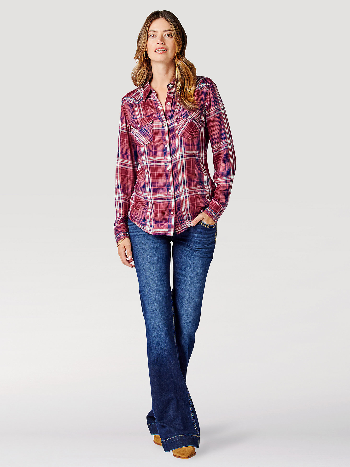 Women's Wrangler Retro® Long Sleeve Embroidered Yoke Western Snap Shirt in Cru alternative view 1