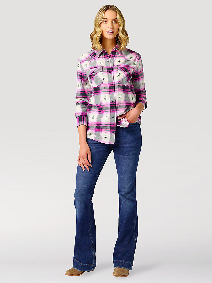 Women's Wrangler Retro® Long Sleeve Boyfriend Fit Flannel Plaid Shirt in Wren alternative view