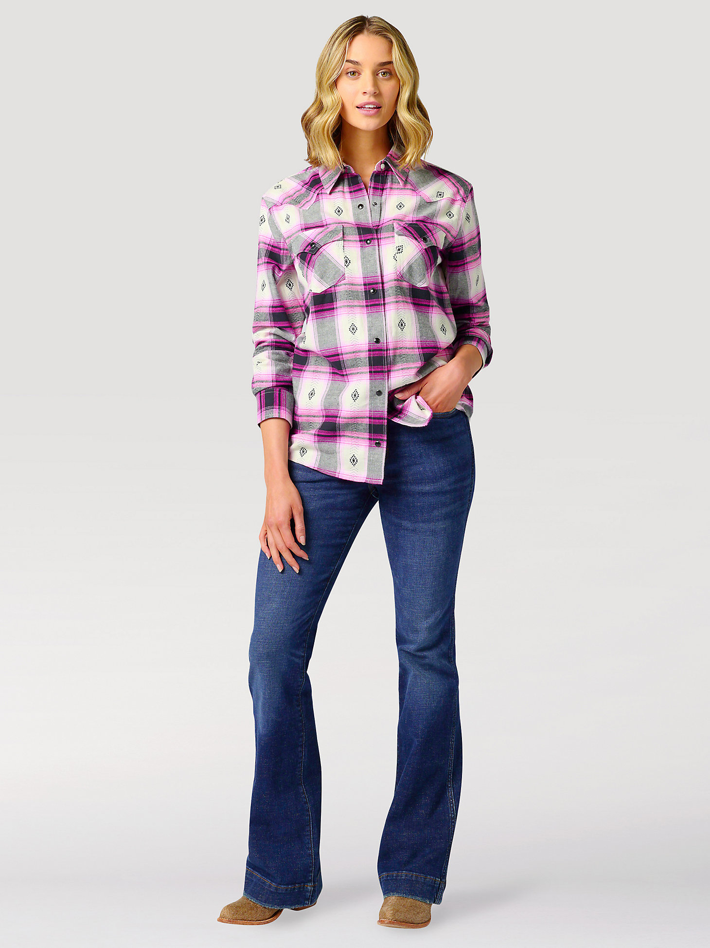 Women's Wrangler Retro® Long Sleeve Boyfriend Fit Flannel Plaid Shirt in Wren alternative view 1